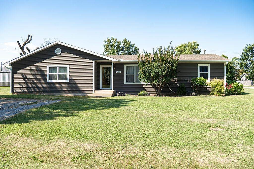 402 Main St - Photo 1