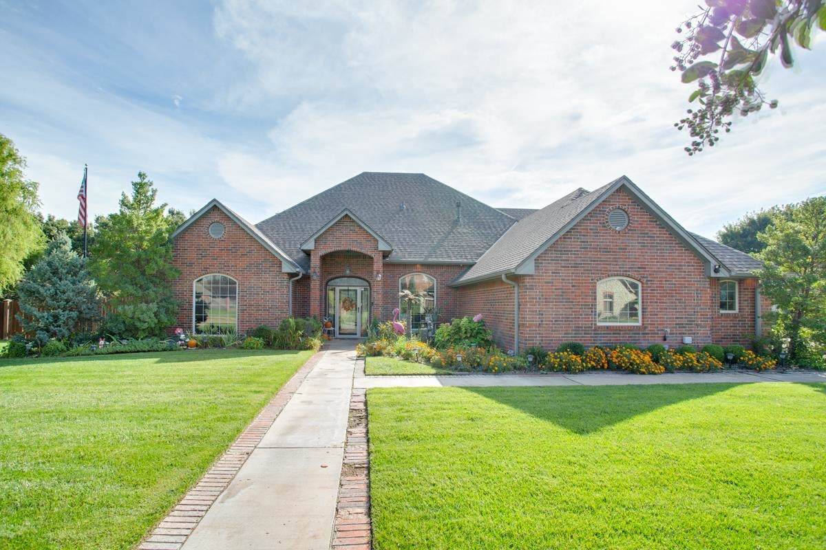 3113 Falcon Crest Dr - Photo 1