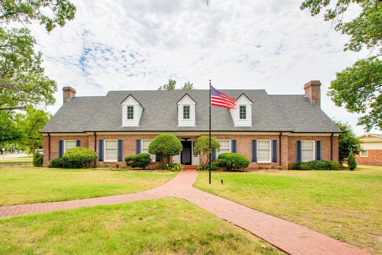 1901 Comanche Trail - Photo 1