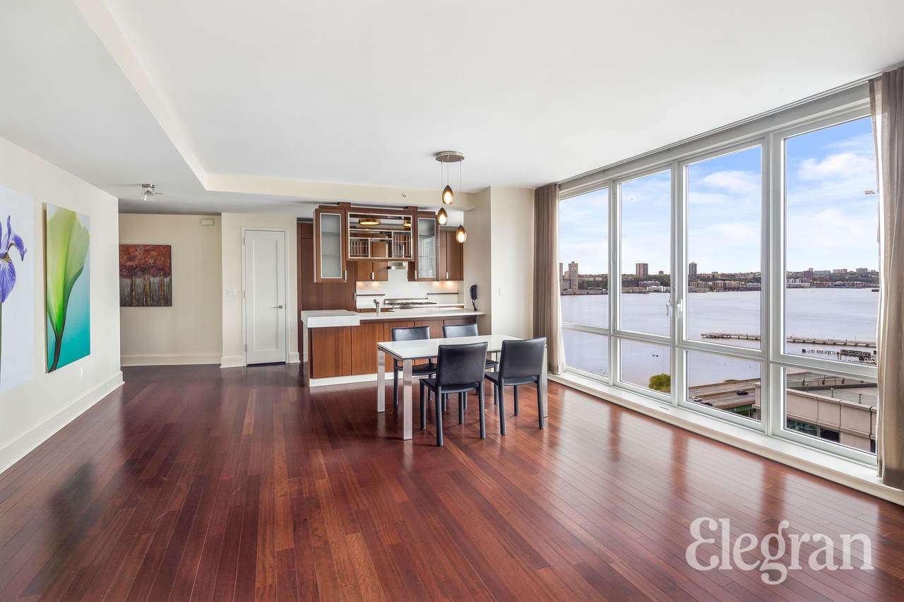 60 Riverside Boulevard - Photo 1