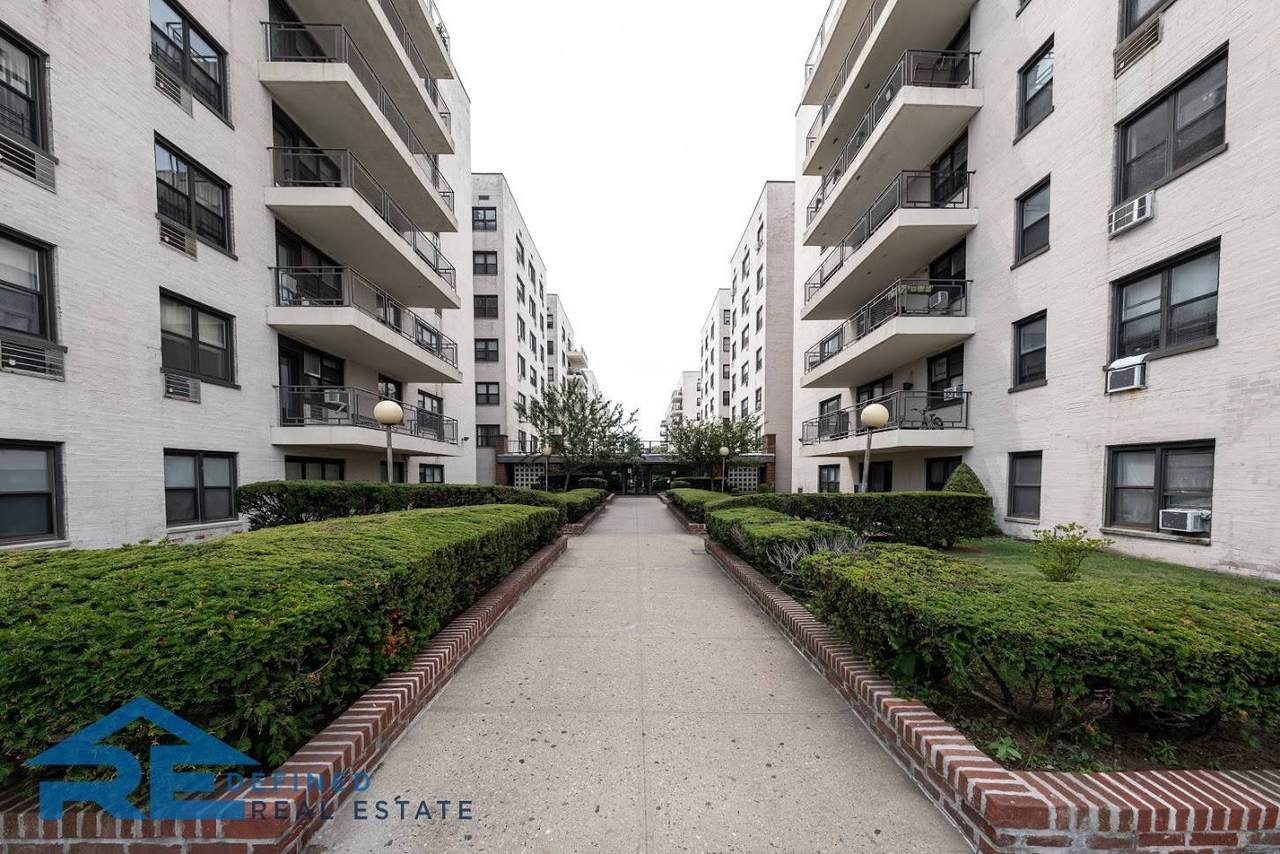 3080 Voorhies Ave - Photo 1