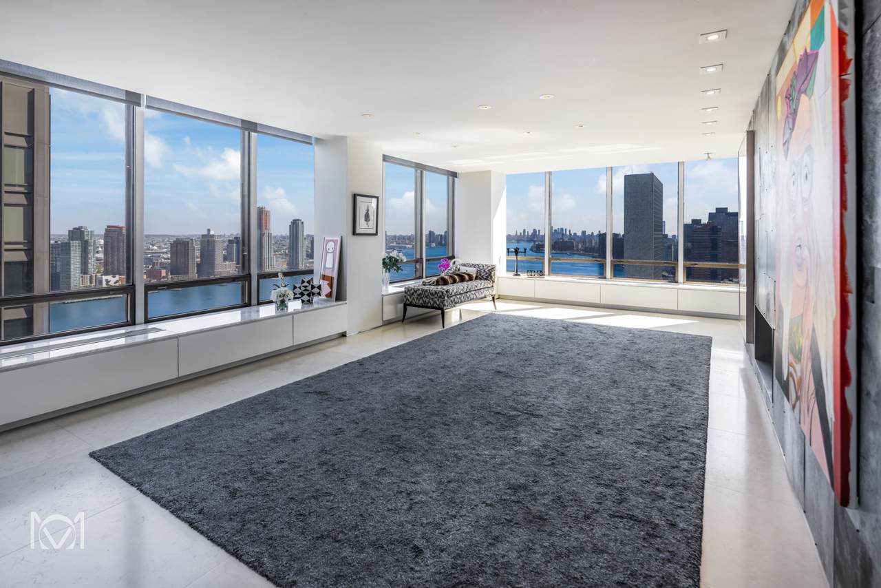 860 United Nations Plaza - Photo 1