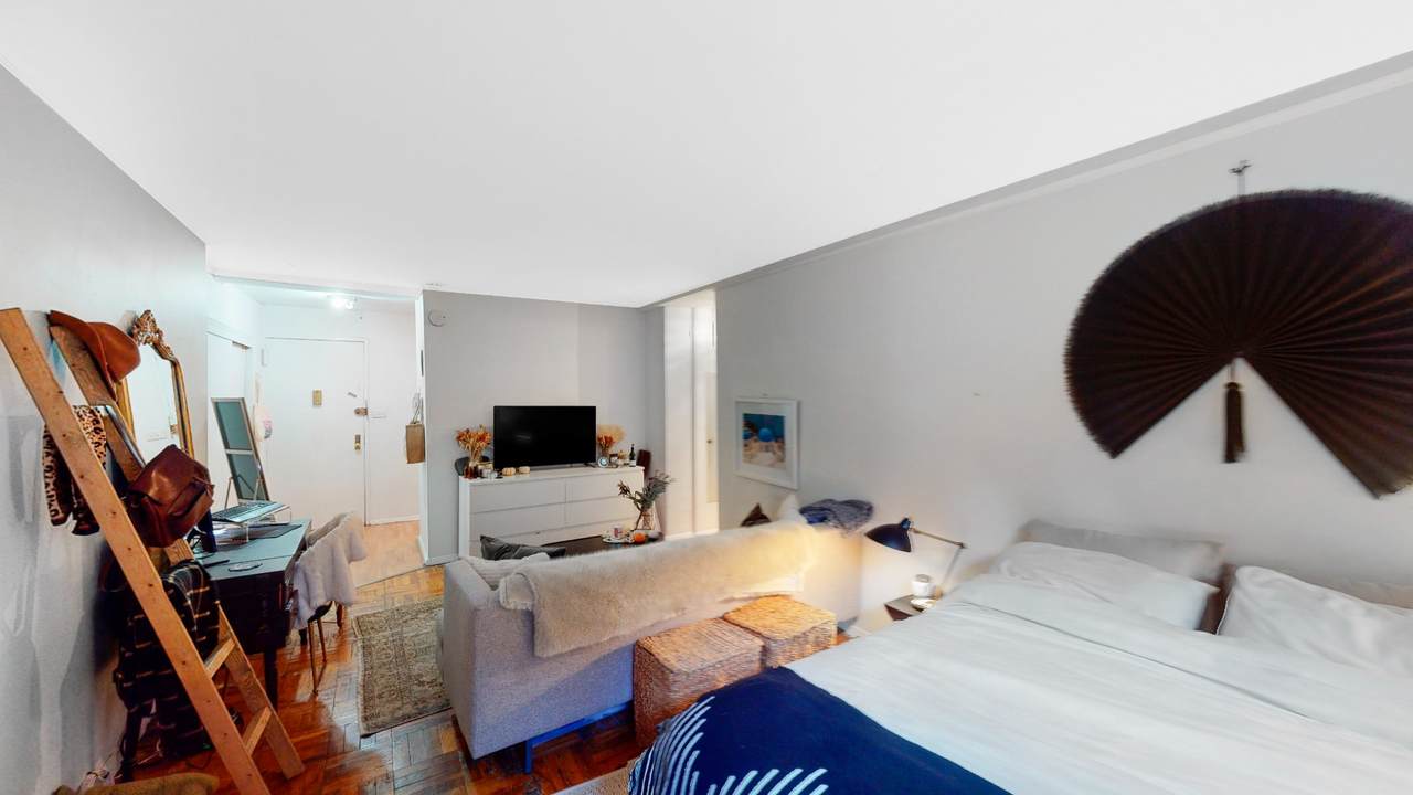 165 Christopher Street - Photo 1