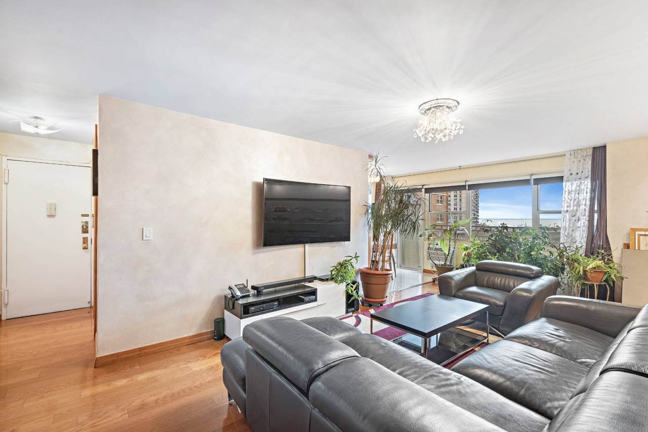 2942 West 5 Street - Photo 1