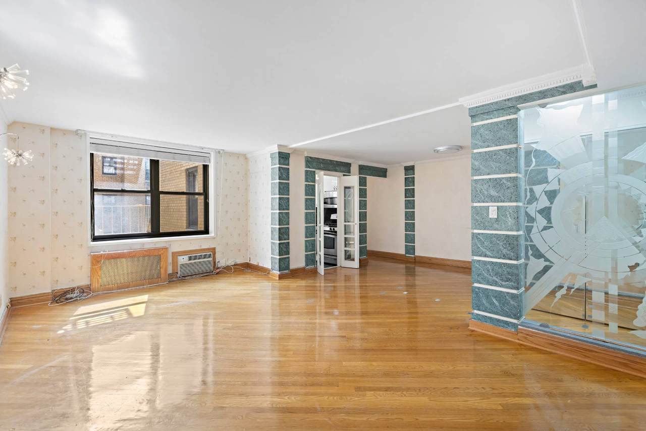 200 Corbin Place - Photo 1