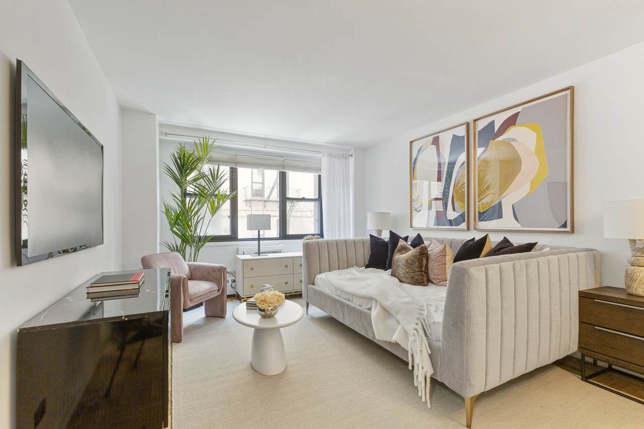 230 East 15th Street - Photo 1