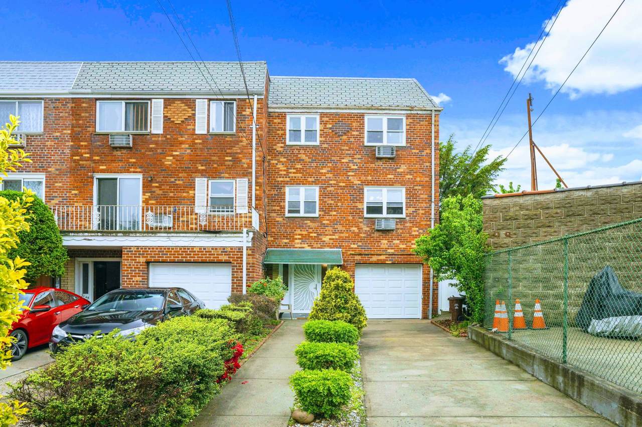 21-47 Menahan Street - Photo 1