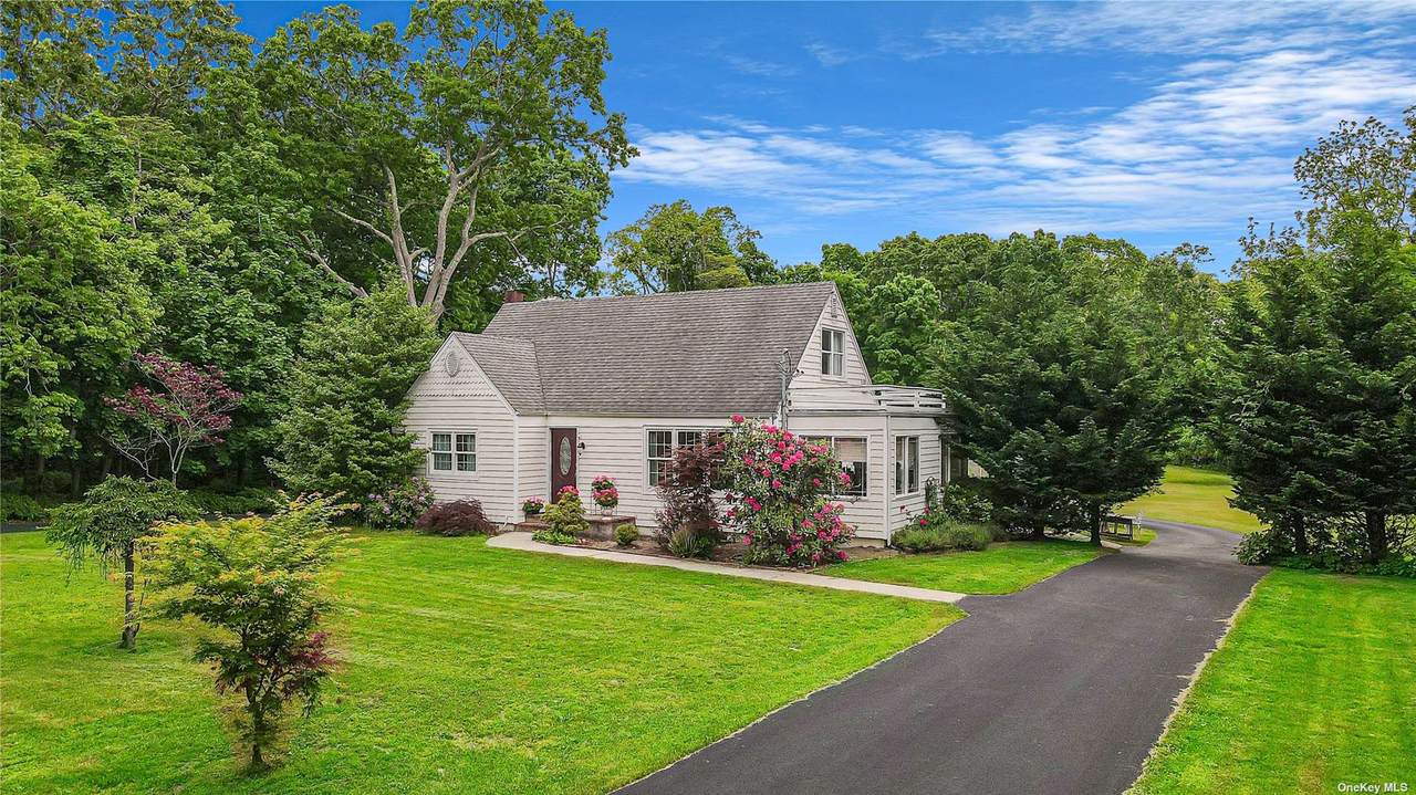 5 Yaphank Avenue - Photo 1