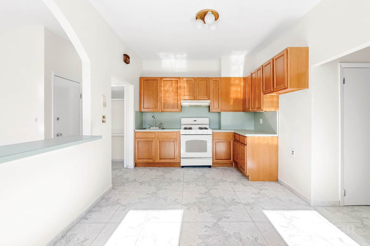 17 Chester Ave - Photo 1