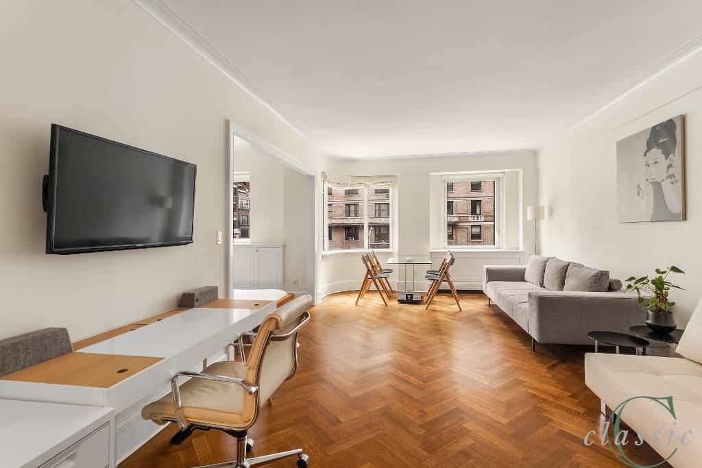 530 Park Avenue - Photo 1