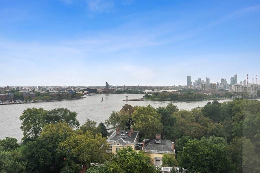 180 East End Avenue - Photo 1