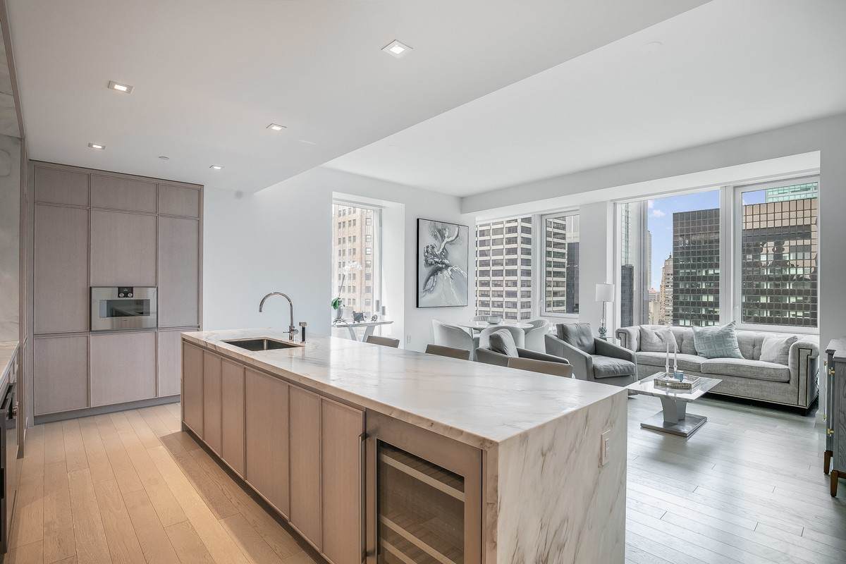 138 East 50th Street - Photo 1