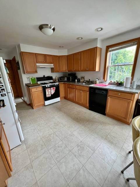 47 Lawrence Avenue - Photo 1