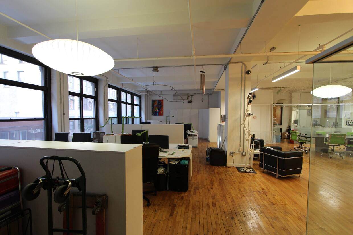 143 W 29th St - Photo 1
