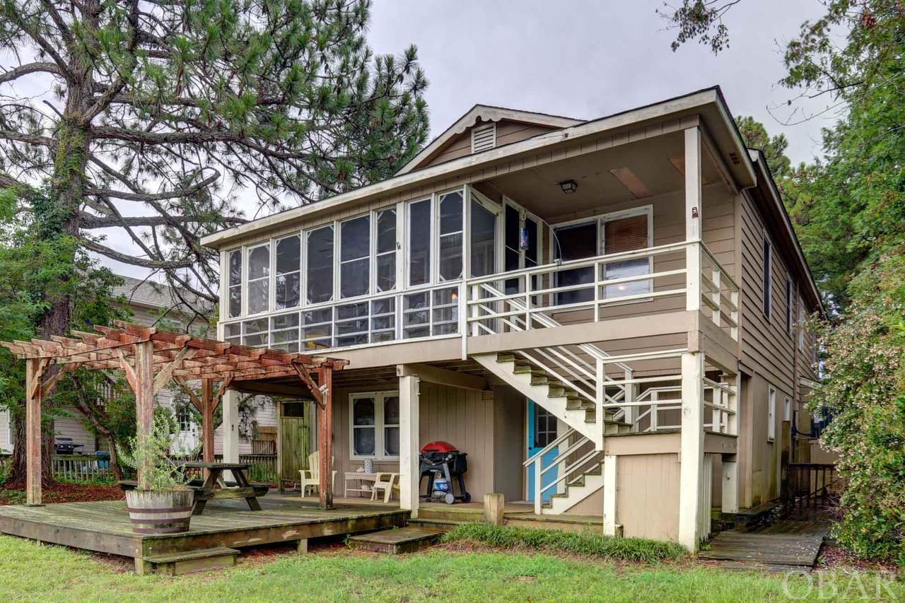 232 Soundview Drive - Photo 1
