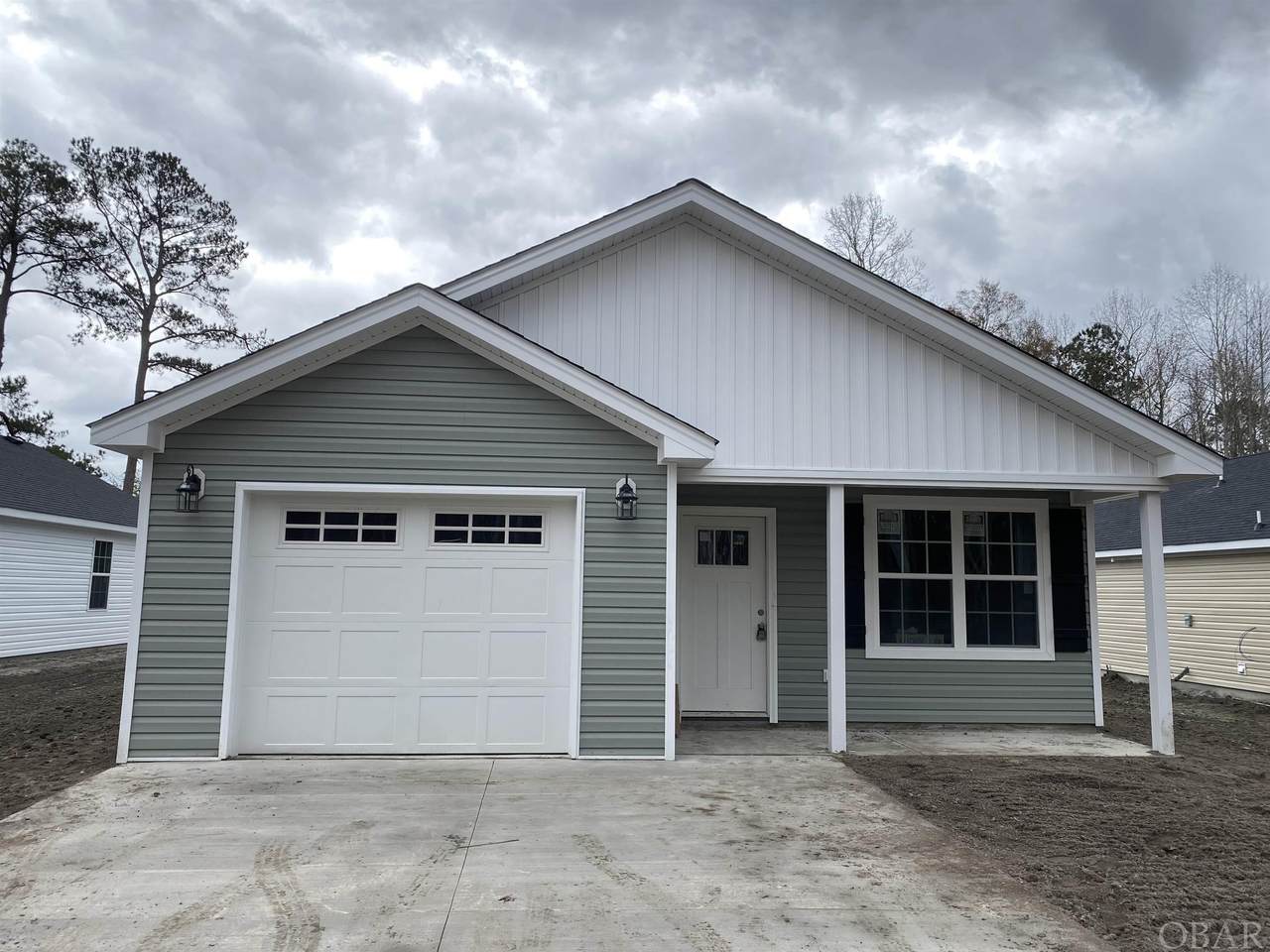 105 Middle Street - Photo 1
