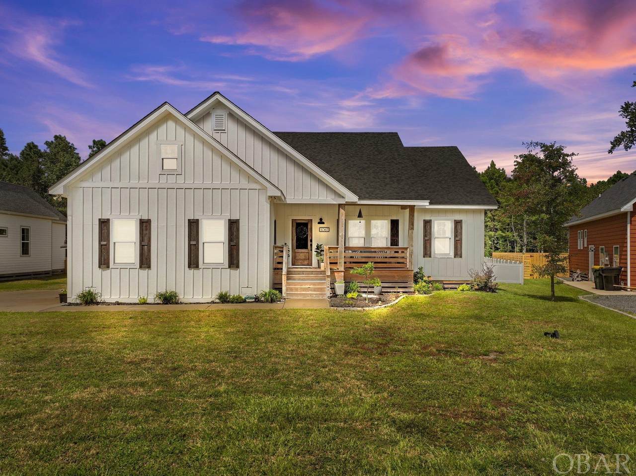 1067 Burnside Road - Photo 1