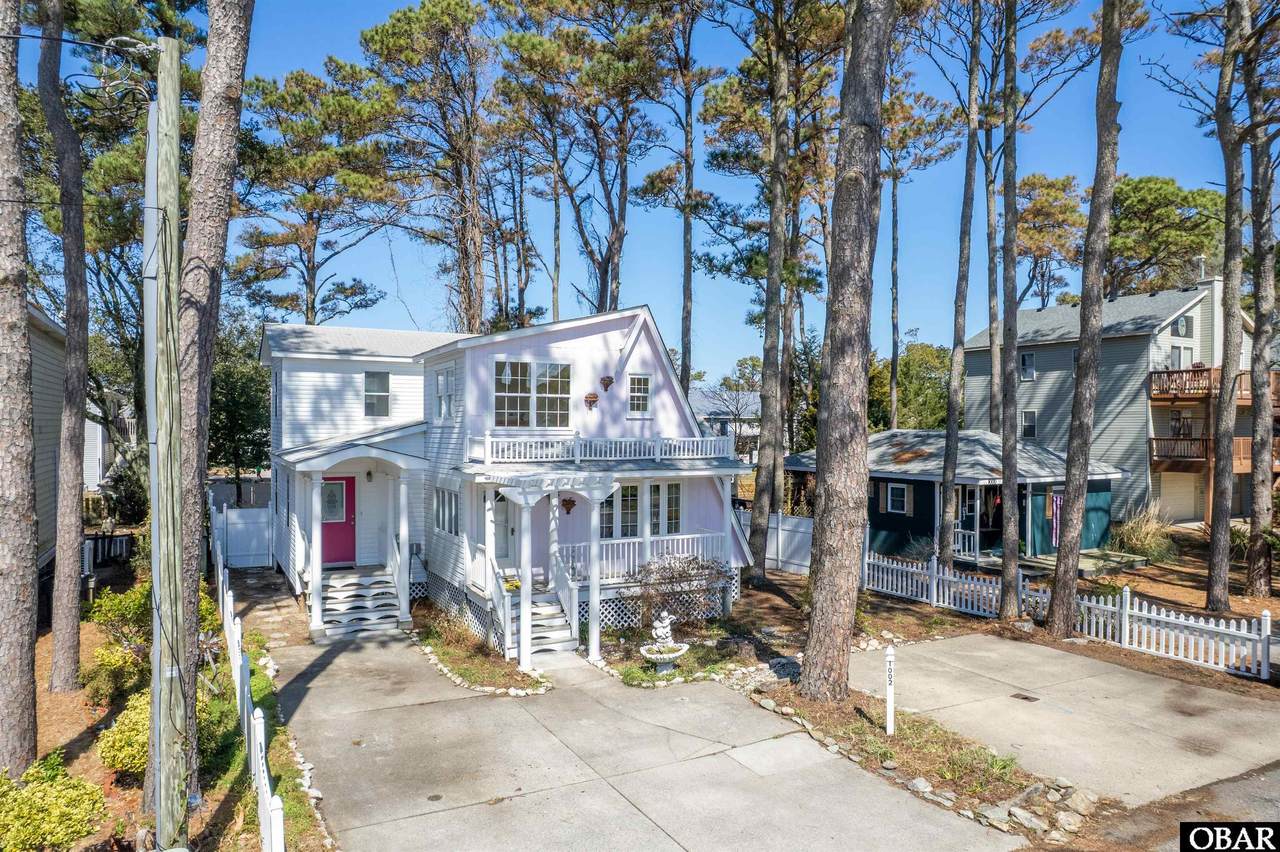 1002 Avalon Drive - Photo 1