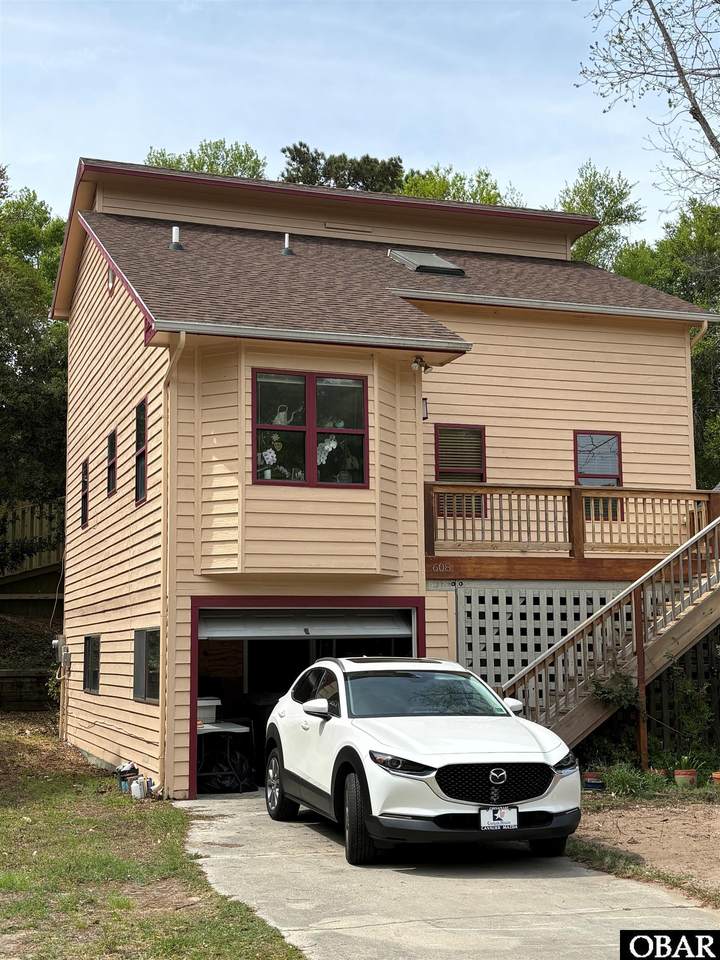 608 Harbour View Drive - Photo 1