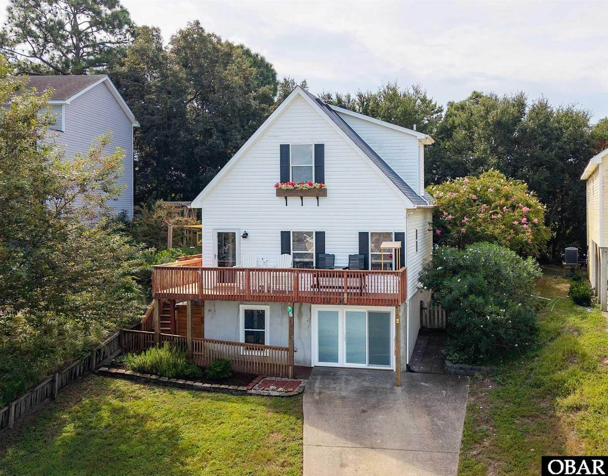 1207 Harbour View Drive - Photo 1