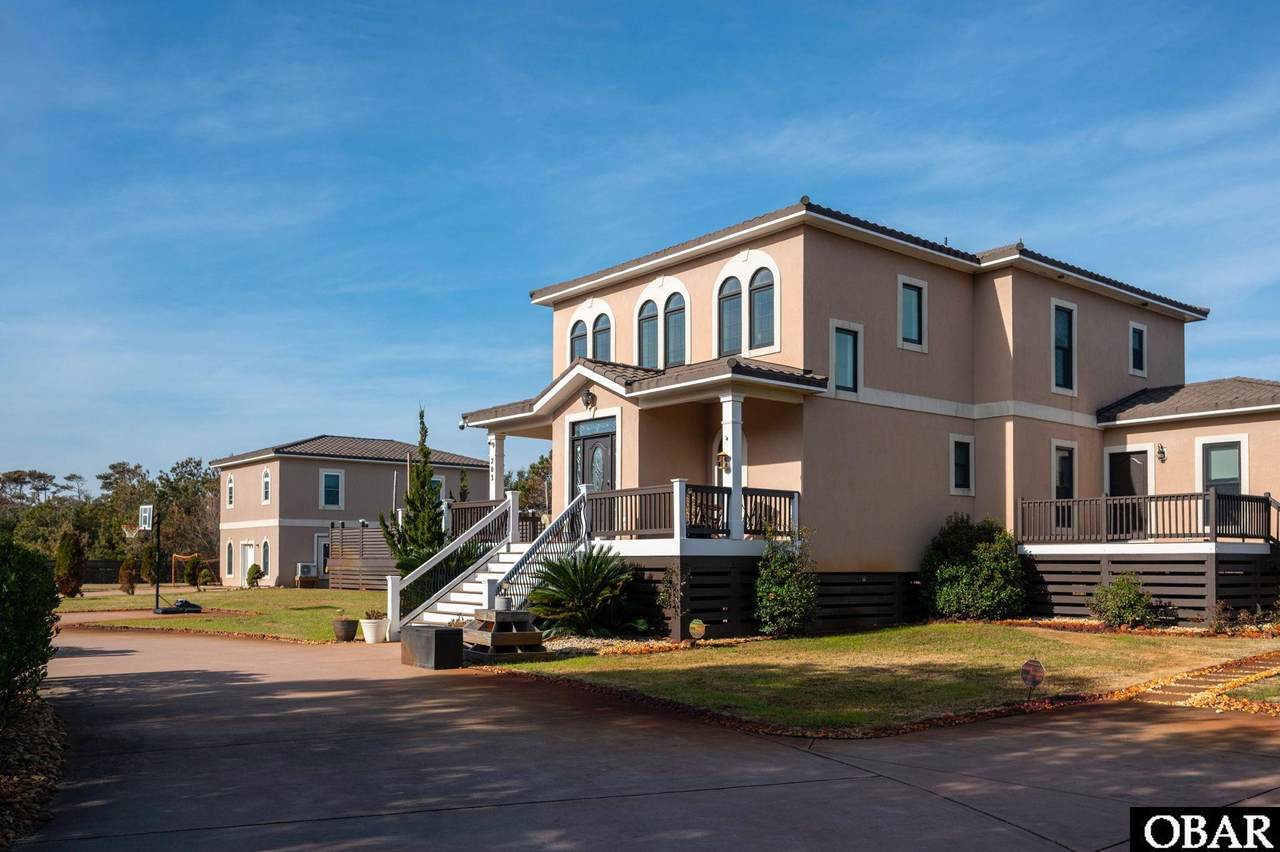 203 Carolinian Circle - Photo 1
