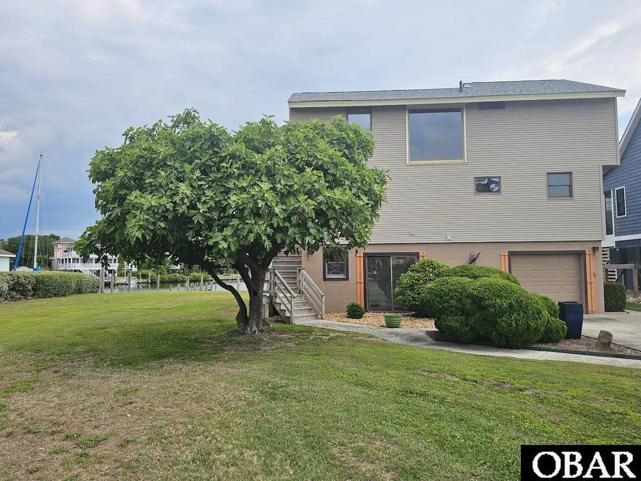 220 Soundview Drive - Photo 1