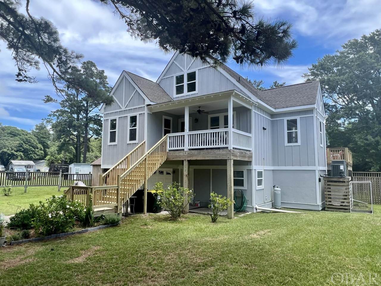 101 Watersedge Drive - Photo 1