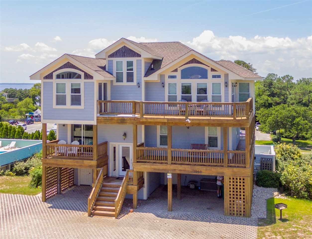 1060 Beacon Hill Drive - Photo 1