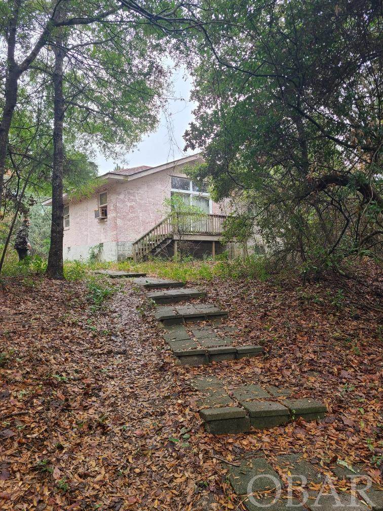 295 Hillcrest Drive - Photo 1