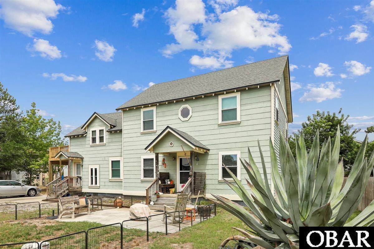 418 Hayman Boulevard - Photo 1