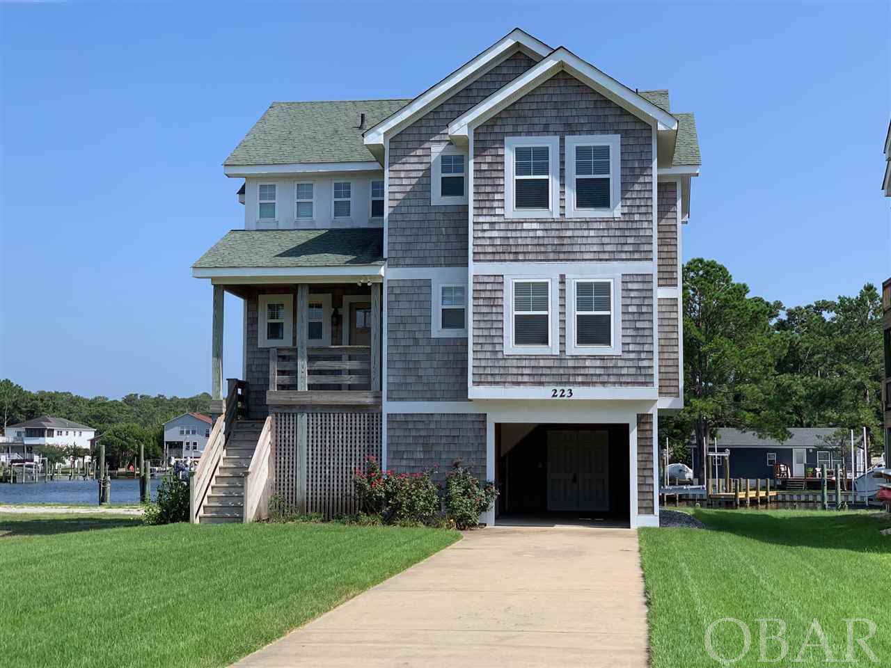 223 Roanoke Drive - Photo 1