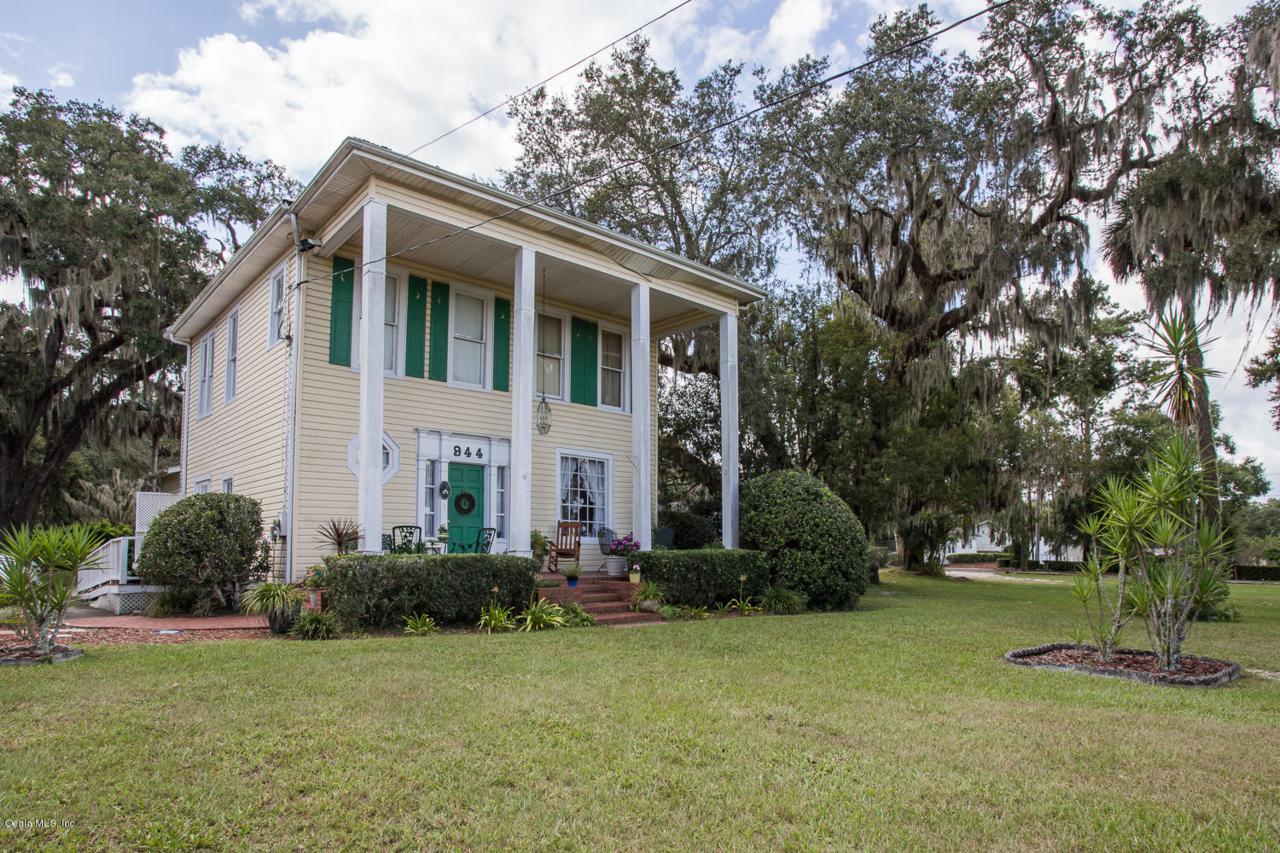 944 Silver Springs Boulevard - Photo 1