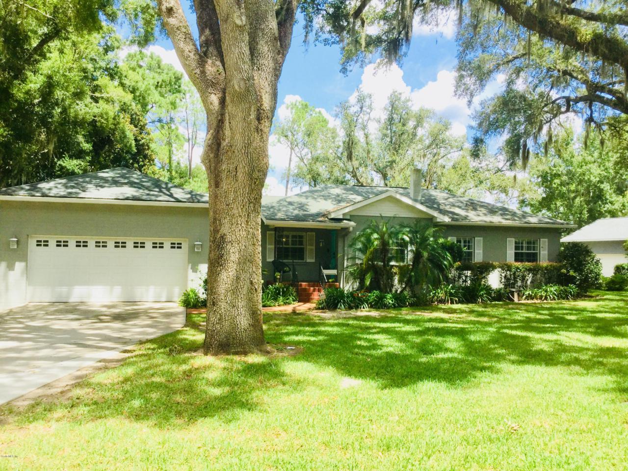 1747 5th St Street - Photo 1