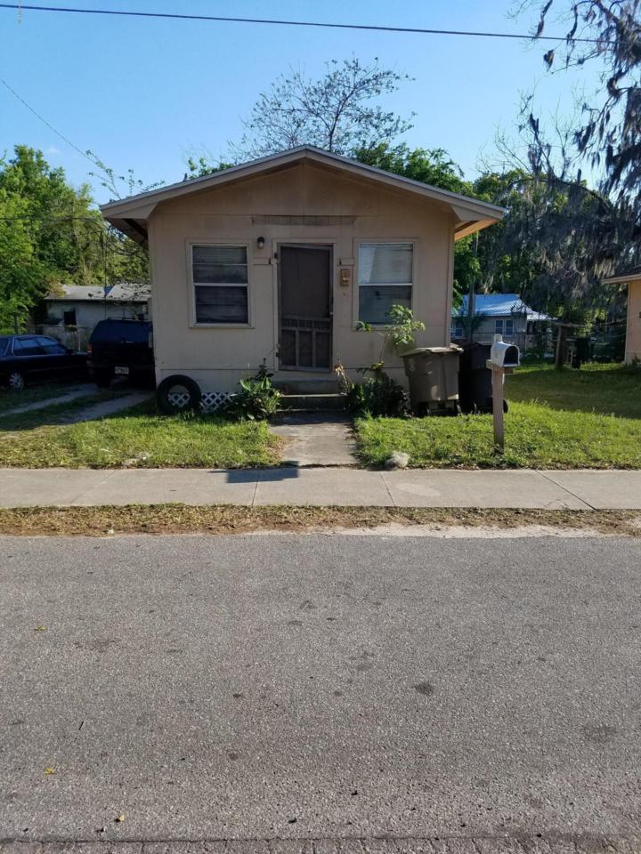 922 2nd Street - Photo 1
