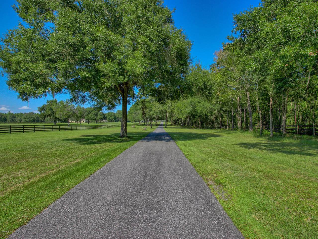 6652 150 Avenue - Photo 1