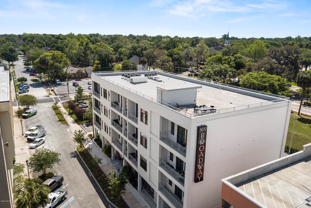 302 Broadway Street - Photo 1
