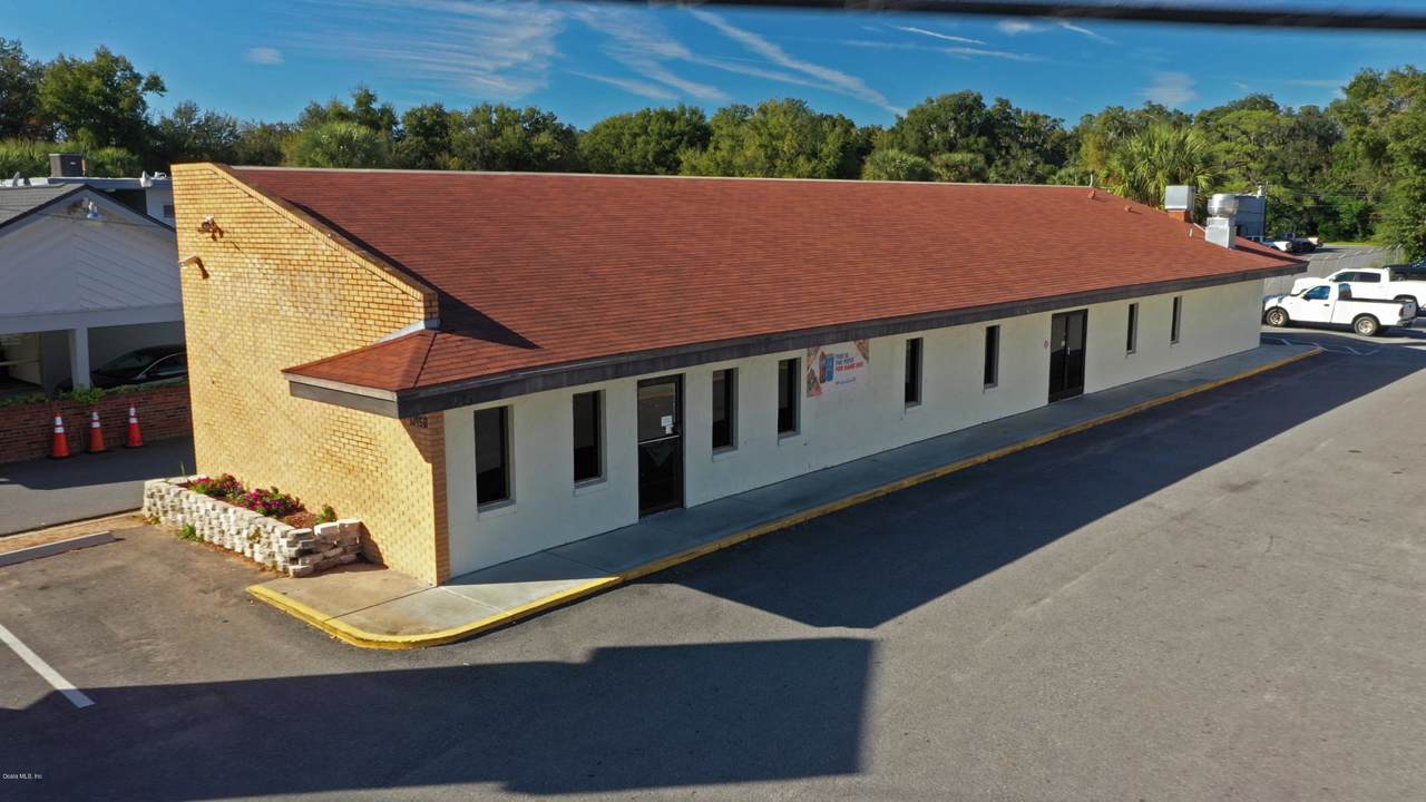 5195 Silver Springs Boulevard - Photo 1