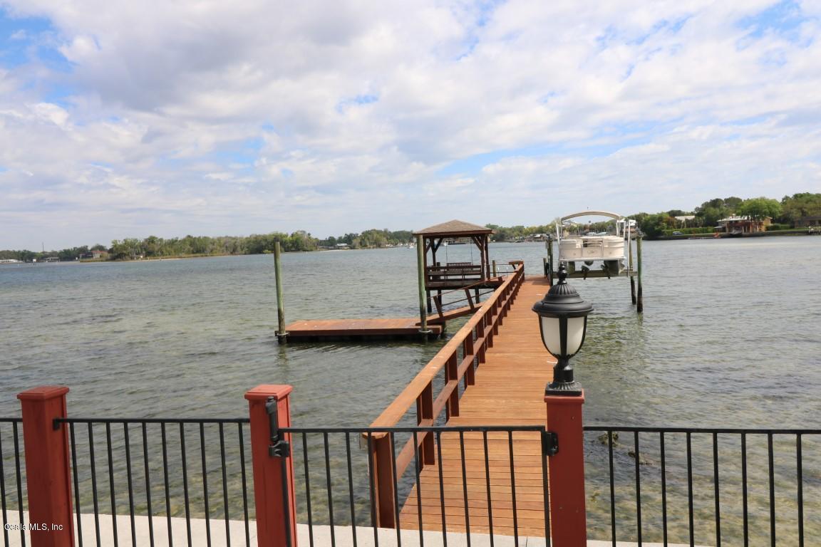 1095 Crescent Drive - Photo 1