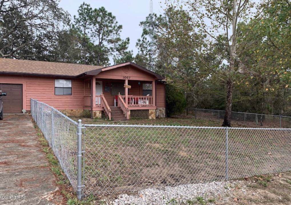 1067 150 Ave Avenue - Photo 1