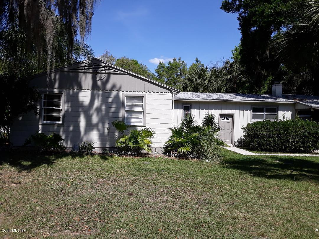 233 12th Terrace - Photo 1