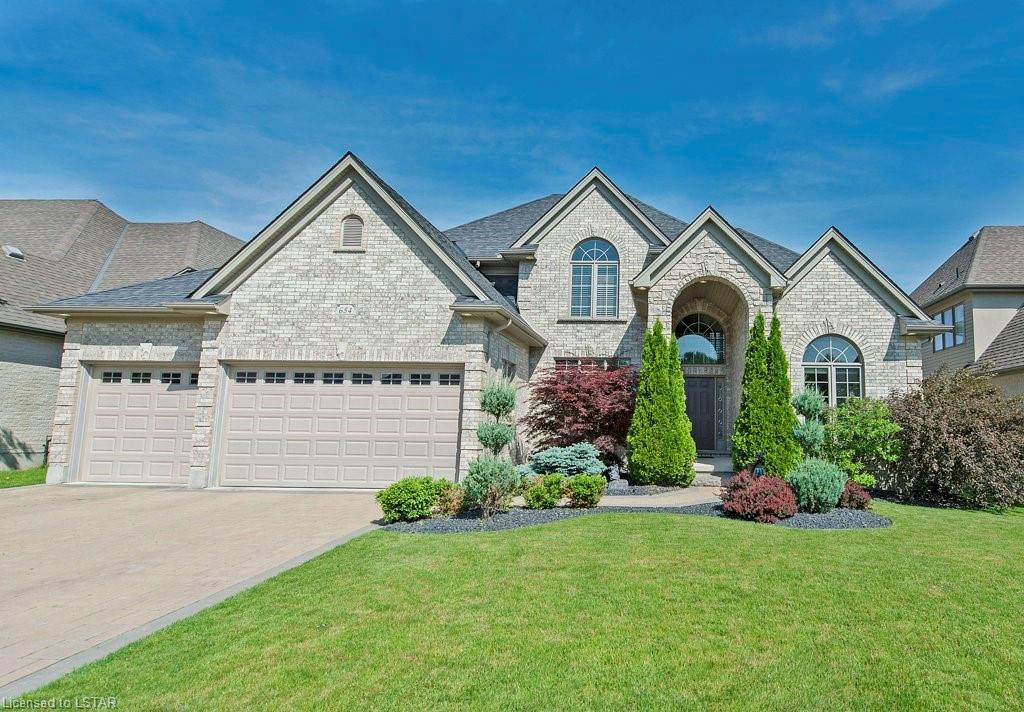 654 Eagletrace Drive - Photo 1