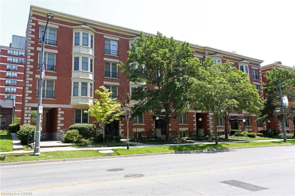 460 Wellington Street - Photo 1