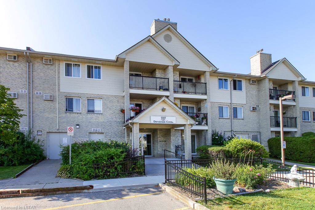 727 Deveron Crescent - Photo 1