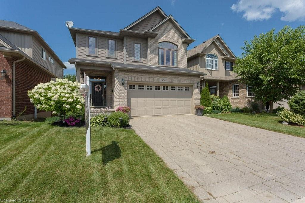 352 Skyline Avenue - Photo 1