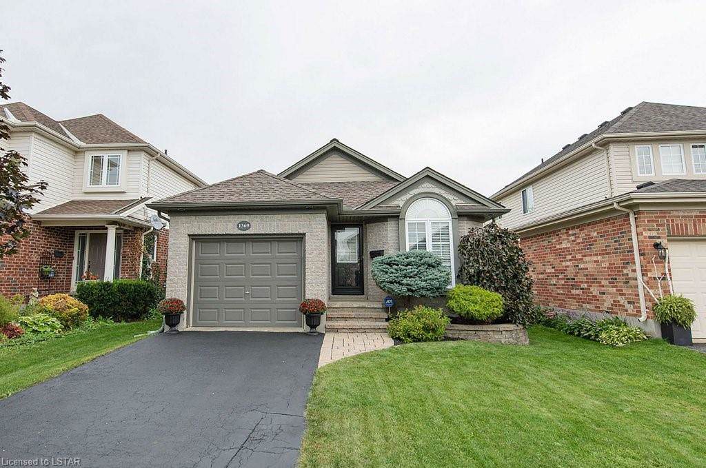 1369 Pleasantview Drive - Photo 1