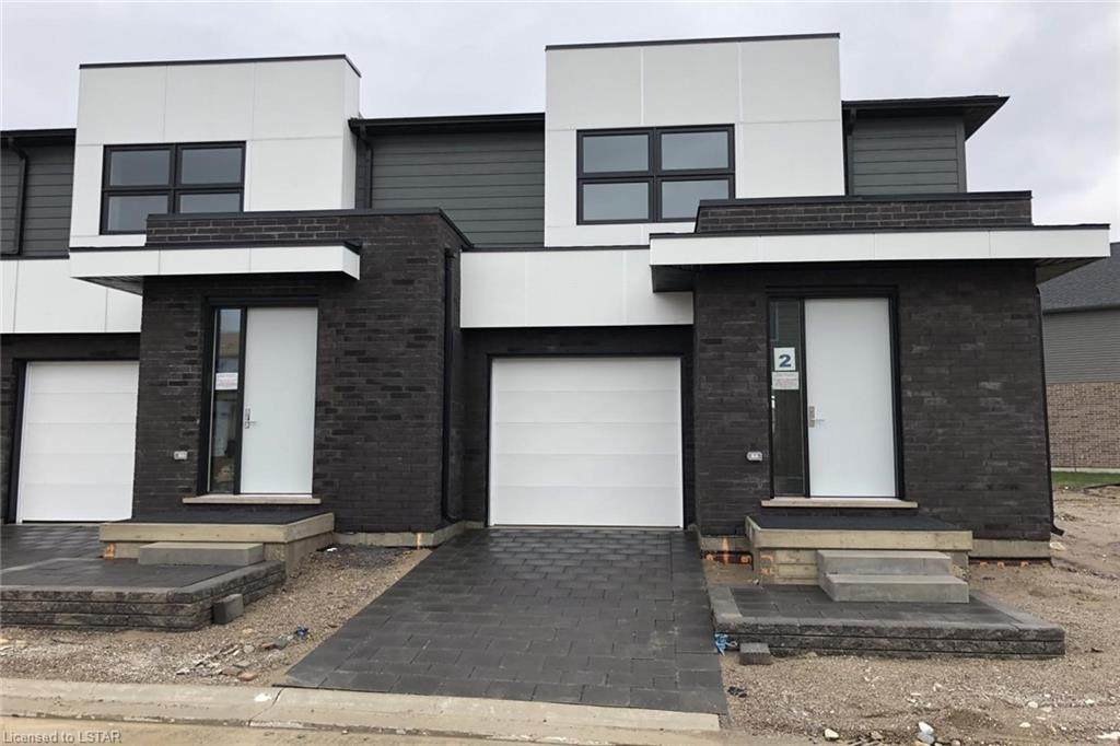 499 Sophia Crescent - Photo 1