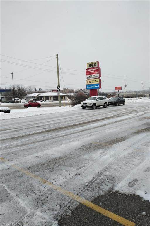 842 Victoria Street - Photo 1