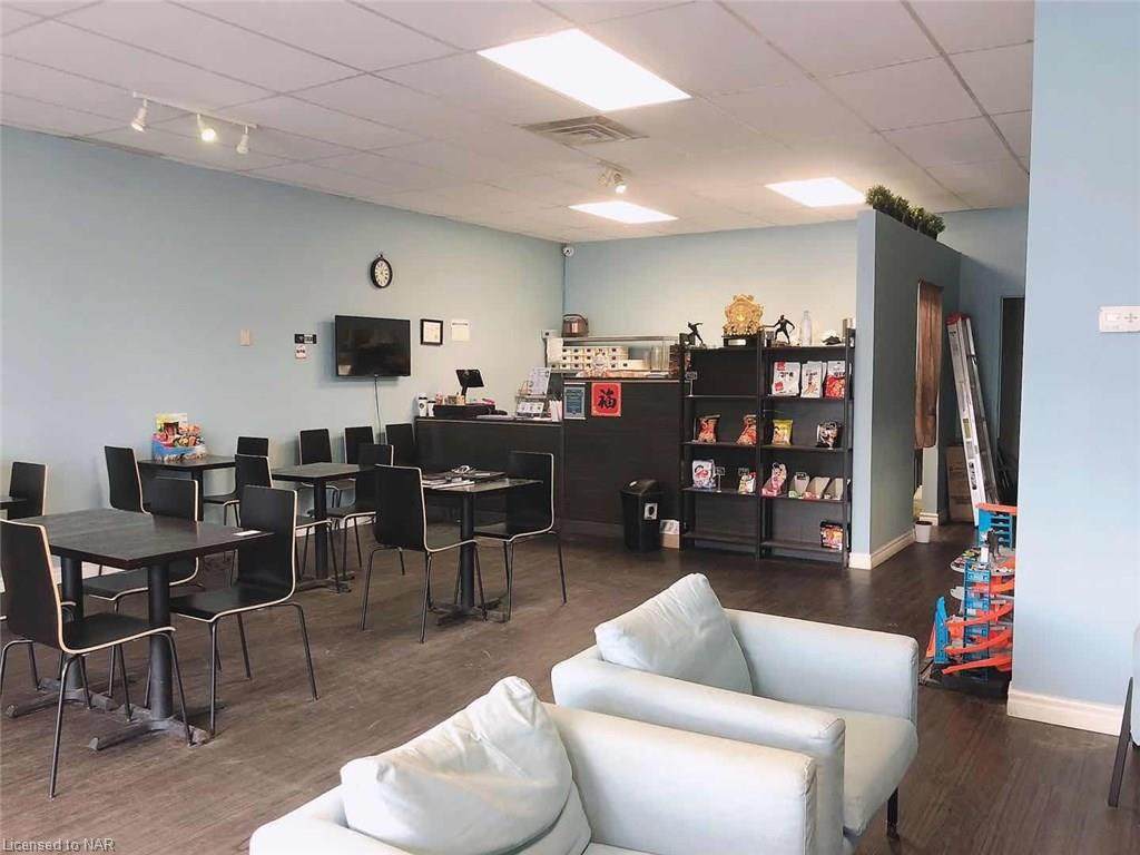 871 Niagara Street - Photo 1