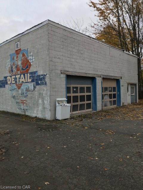 582 Albert Street - Photo 1
