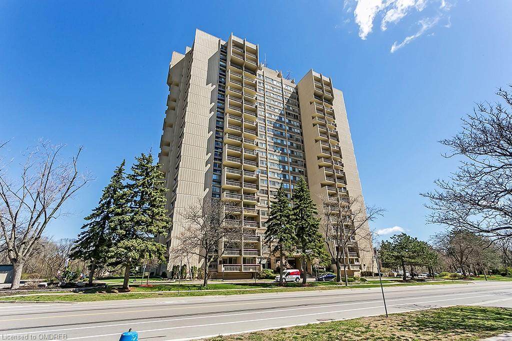 1359 White Oaks Boulevard - Photo 1